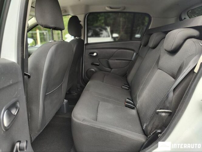 Dacia Sandero 33 interauto-car