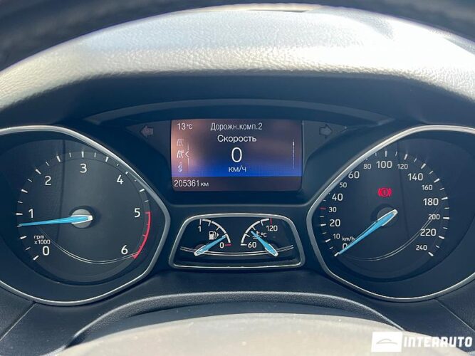 Ford Focus 36 interauto-car