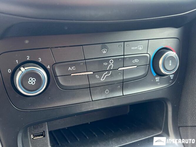 Ford Focus 40 interauto-car