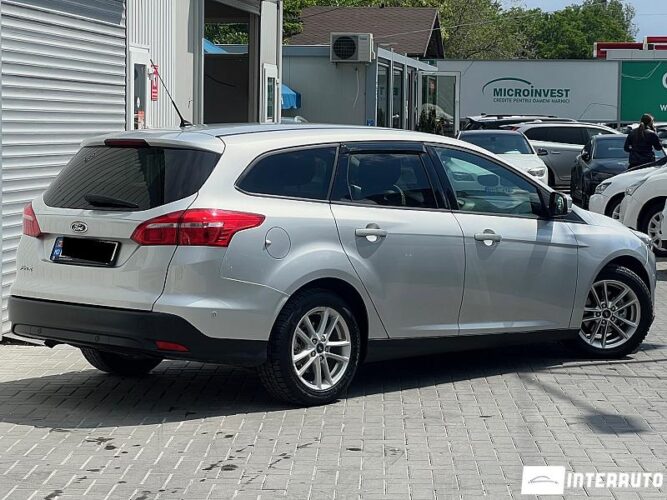 Ford Focus 31 interauto-car