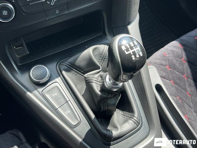 Ford Focus 39 interauto-car