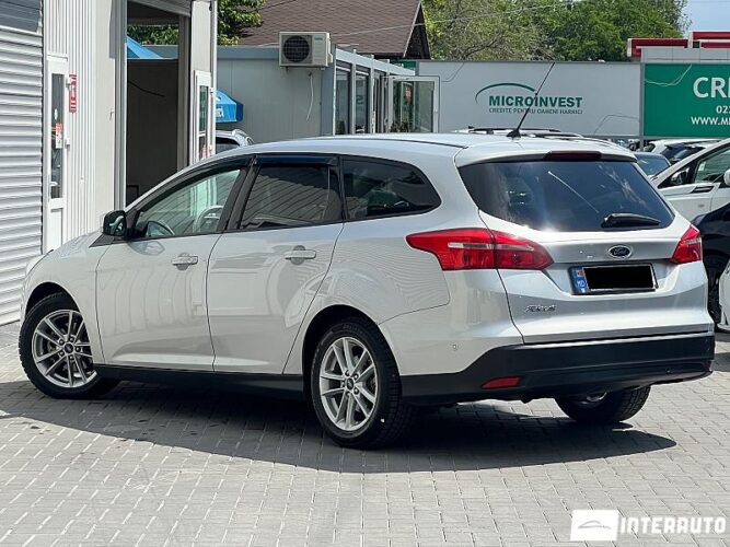 Ford Focus 29 interauto-car