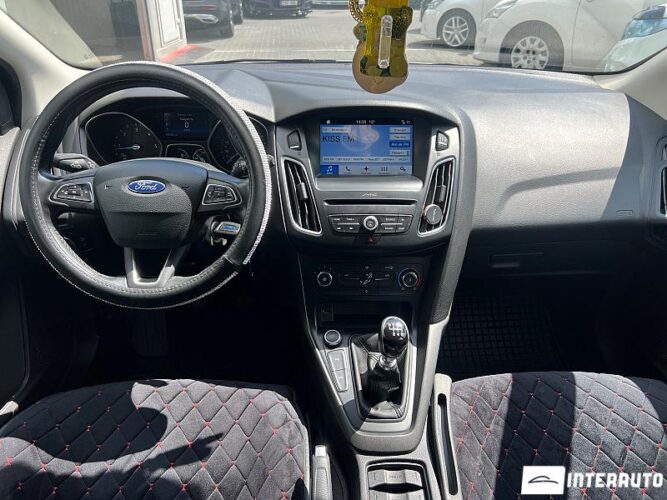 Ford Focus 35 interauto-car