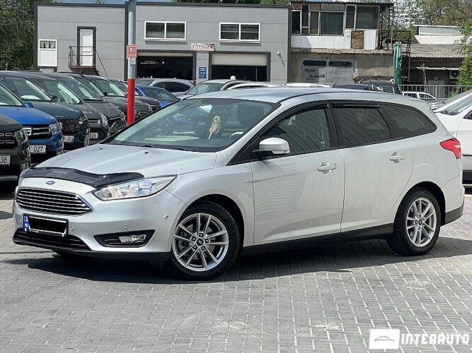 Ford Focus 28 interauto-car