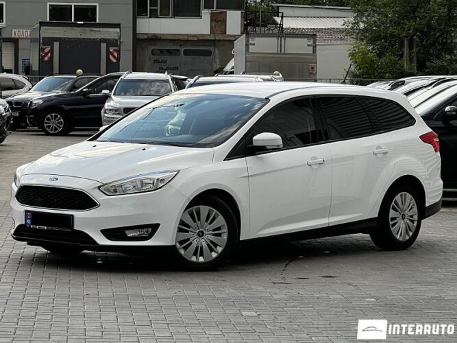 Ford Focus 28 interauto-car