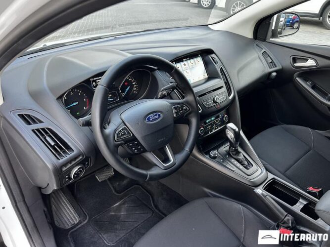 Ford Focus 32 interauto-car