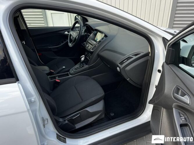 Ford Focus 34 interauto-car