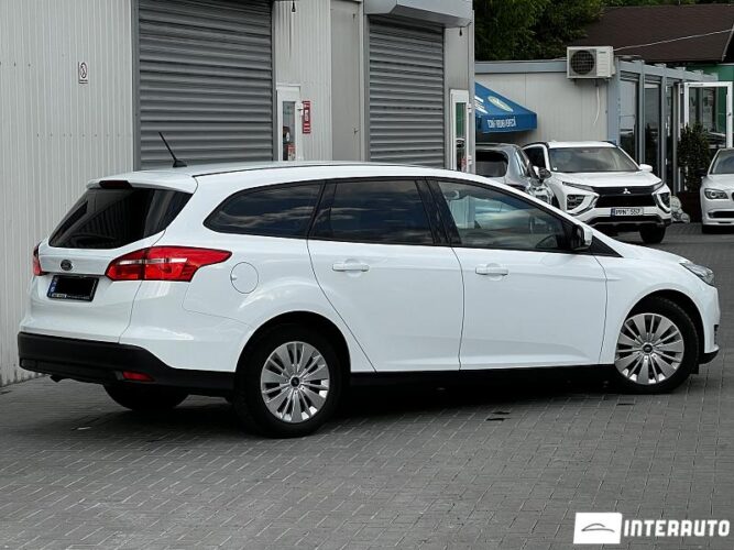 Ford Focus 31 interauto-car