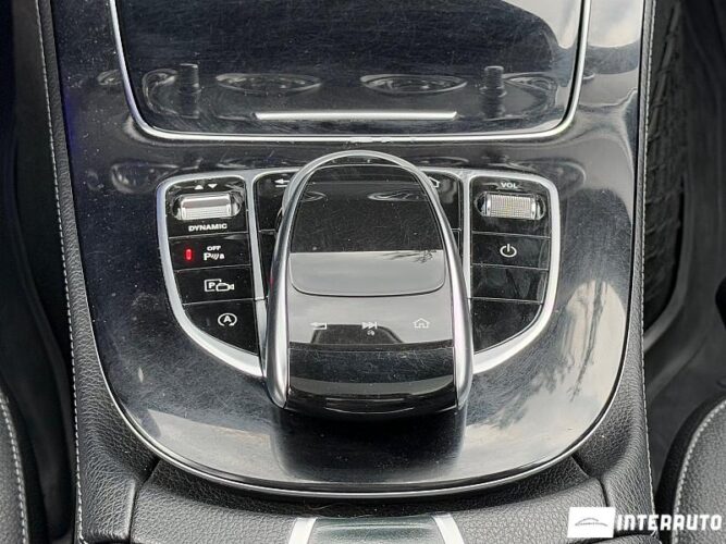 Mercedes E 220 49 interauto-car