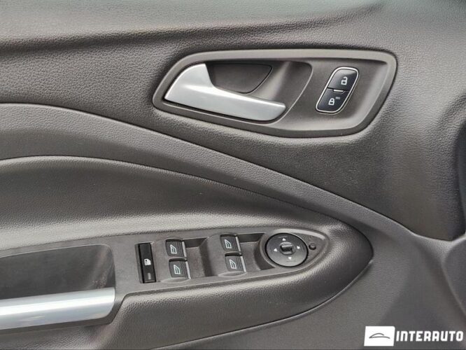 Ford Kuga 44 interauto-car