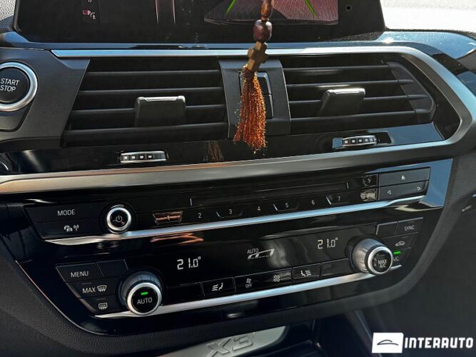 BMW X3 3.0e 41 interauto-car
