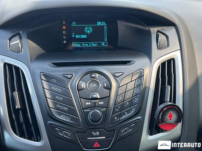 Ford Focus 40 interauto-car