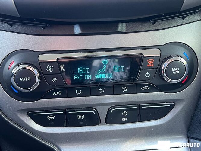 Ford Focus 41 interauto-car