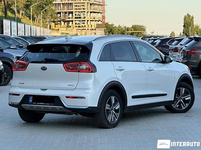 Kia Niro 33 interauto-car