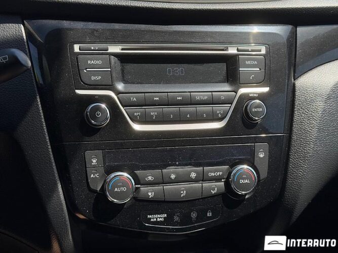 Nissan Qashqai 37 interauto-car