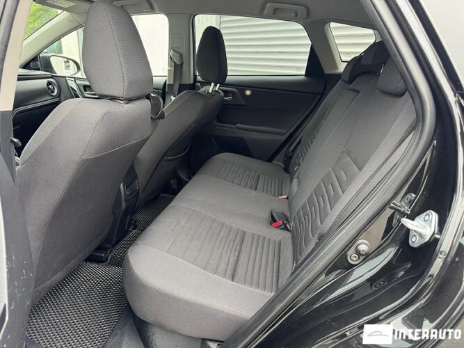 Toyota Auris 32 interauto-car