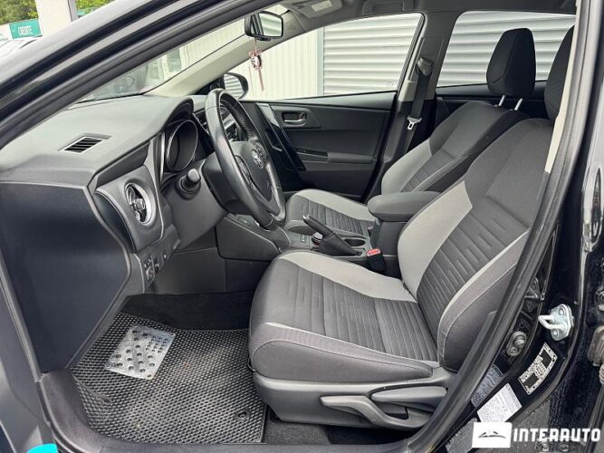 Toyota Auris 31 interauto-car