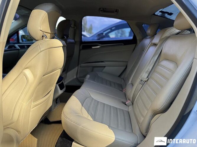 Ford Fusion 49 interauto-car