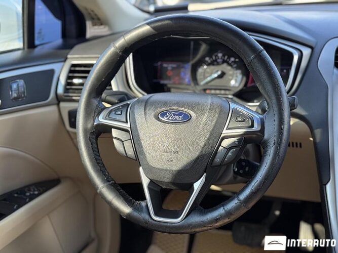 Ford Fusion 42 interauto-car