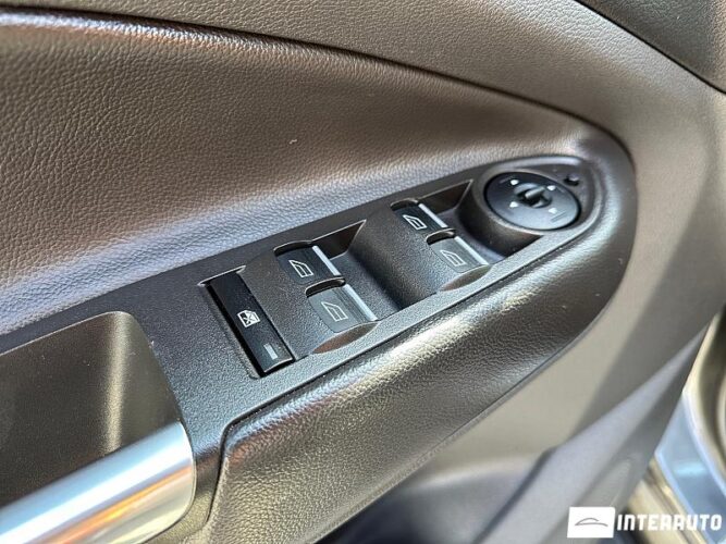 Ford Kuga 35 interauto-car