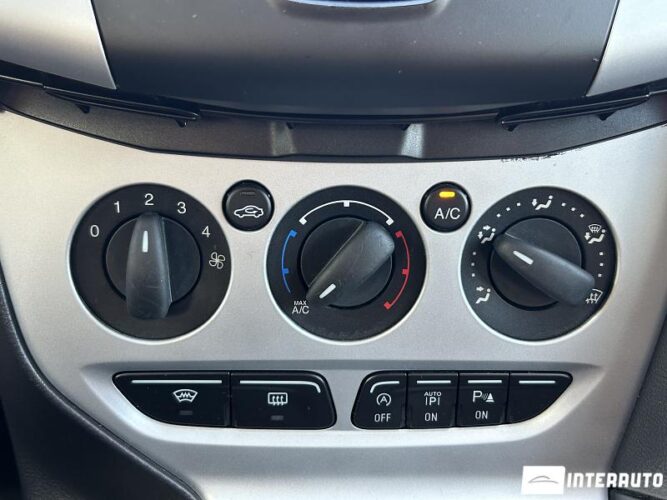 Ford Focus 44 interauto-car