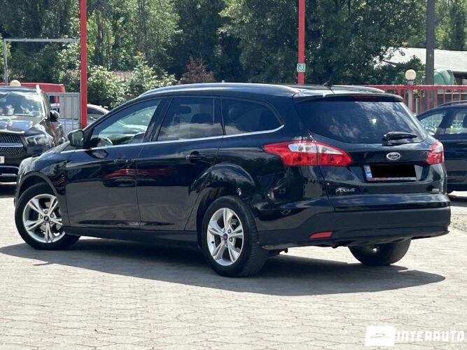 Ford Focus 32 interauto-car