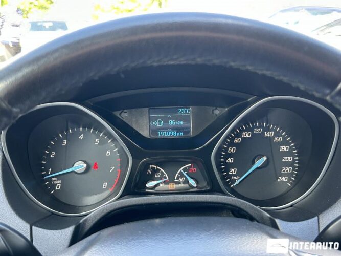 Ford Focus 41 interauto-car