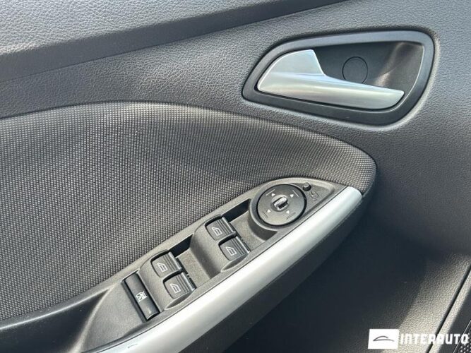 Ford Focus 36 interauto-car