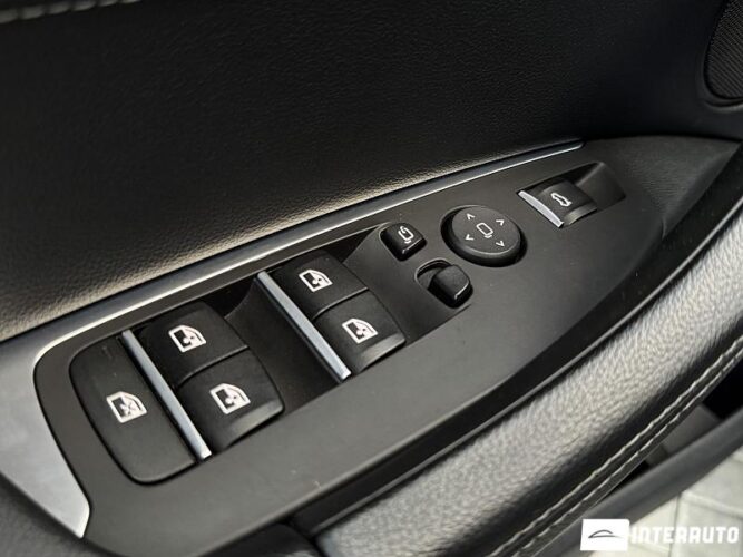 BMW X3 2.0D 53 interauto-car