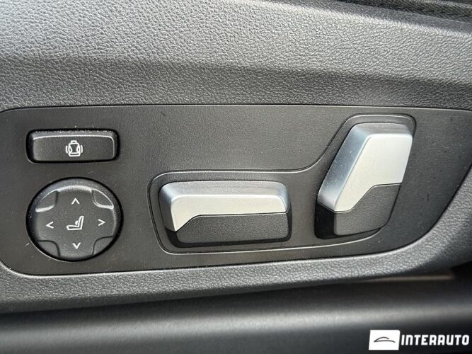 BMW X3 2.0D 56 interauto-car