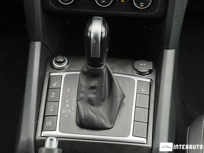 Volkswagen Amarok 43 interauto-car