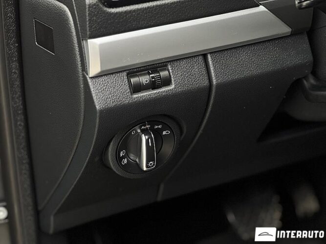 Volkswagen Amarok 36 interauto-car