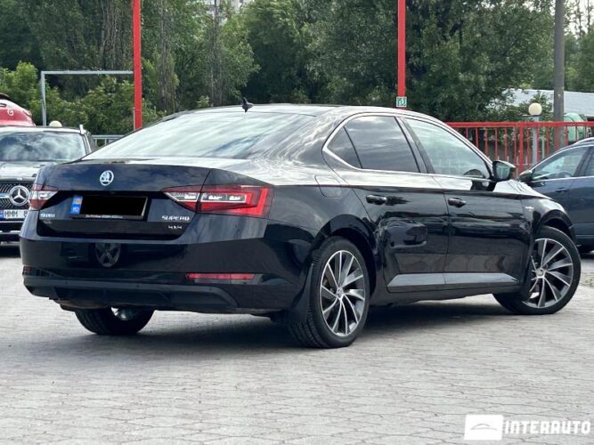 Skoda Superb 35 interauto-car