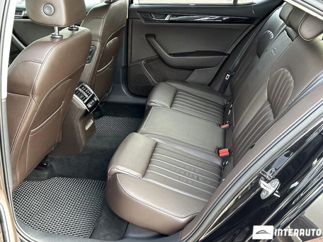 Skoda Superb 48 interauto-car