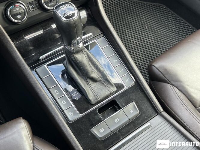 Skoda Superb 46 interauto-car