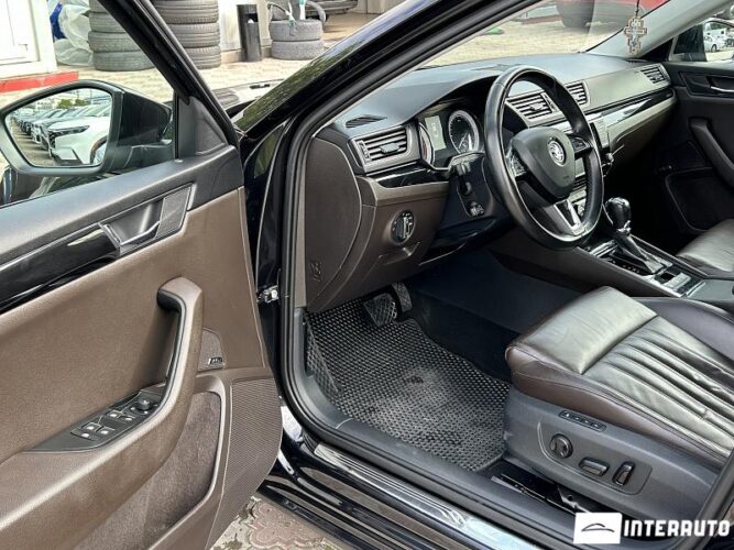 Skoda Superb 37 interauto-car