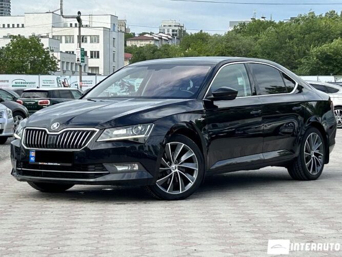 Skoda Superb 33 interauto-car