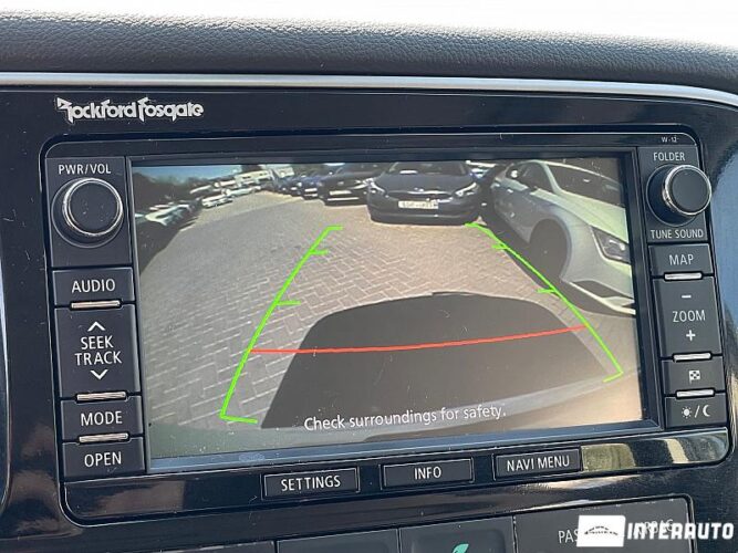 Mitsubishi Outlander 33 interauto-car