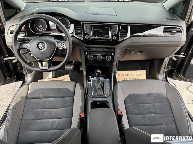 Volkswagen Golf Sport Van 38 interauto-car