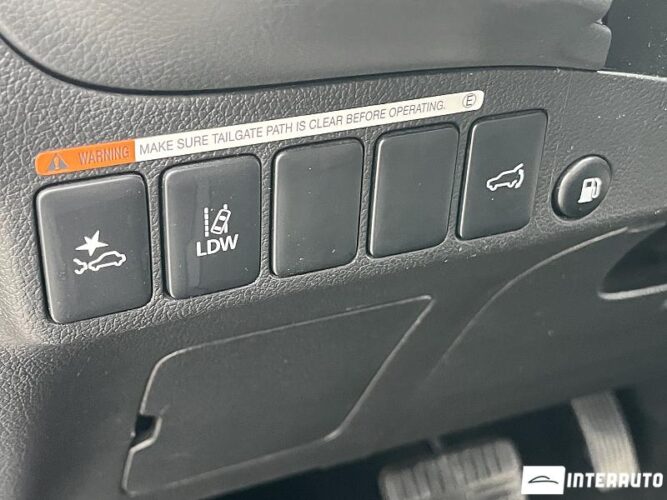 Mitsubishi Outlander 40 interauto-car