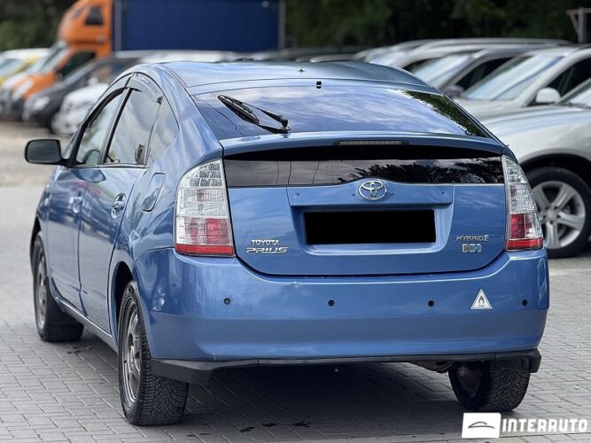 Toyota Prius 32 interauto-car