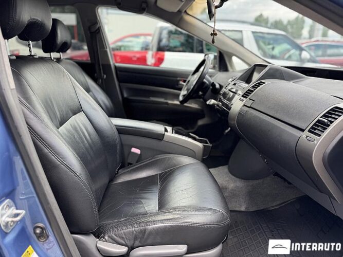 Toyota Prius 44 interauto-car