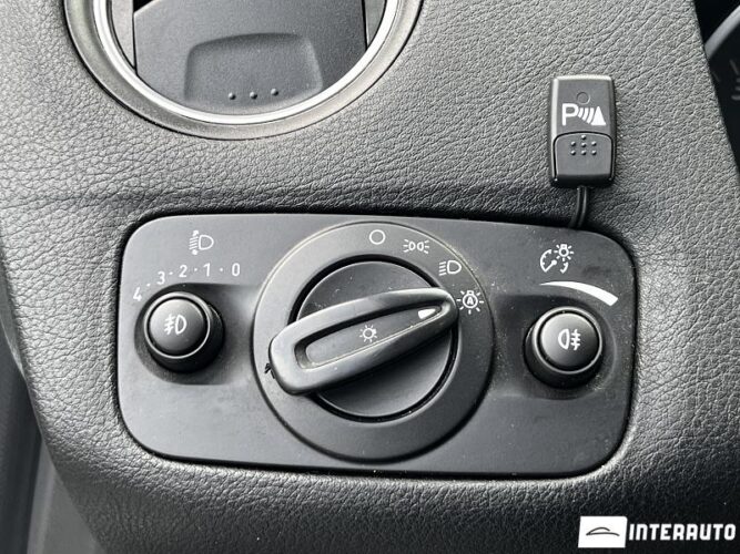 Ford Mondeo 37 interauto-car