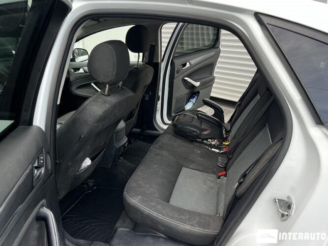 Ford Mondeo 40 interauto-car