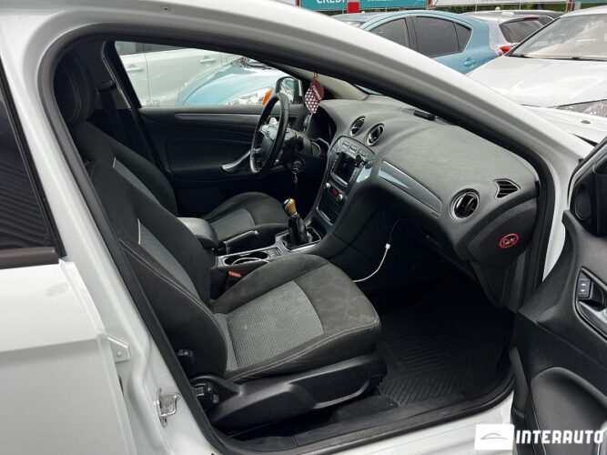 Ford Mondeo 32 interauto-car