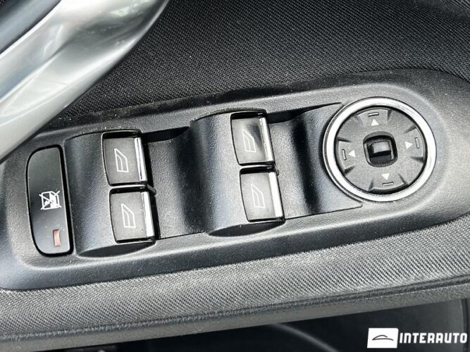 Ford Mondeo 38 interauto-car