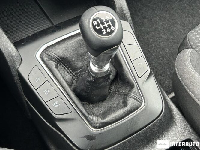 Ford Focus 40 interauto-car