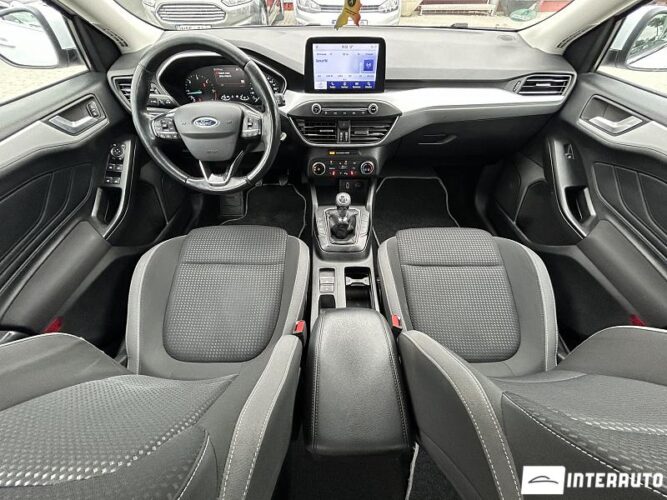 Ford Focus 37 interauto-car