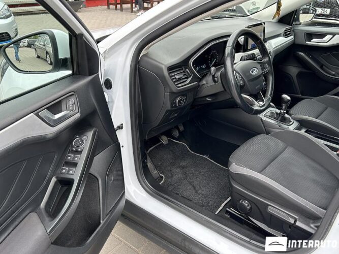 Ford Focus 34 interauto-car
