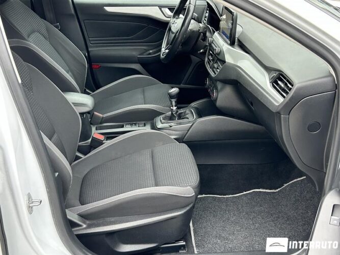 Ford Focus 44 interauto-car